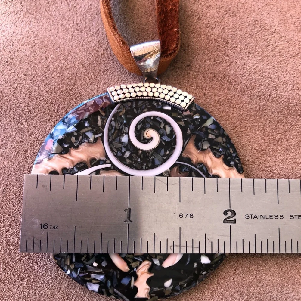Natural Multi Color Large Shell Pendant. - Picture 5 of 6
